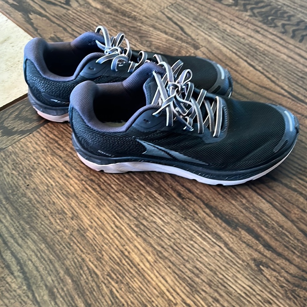 Altra Rivera 2 used 3 times!